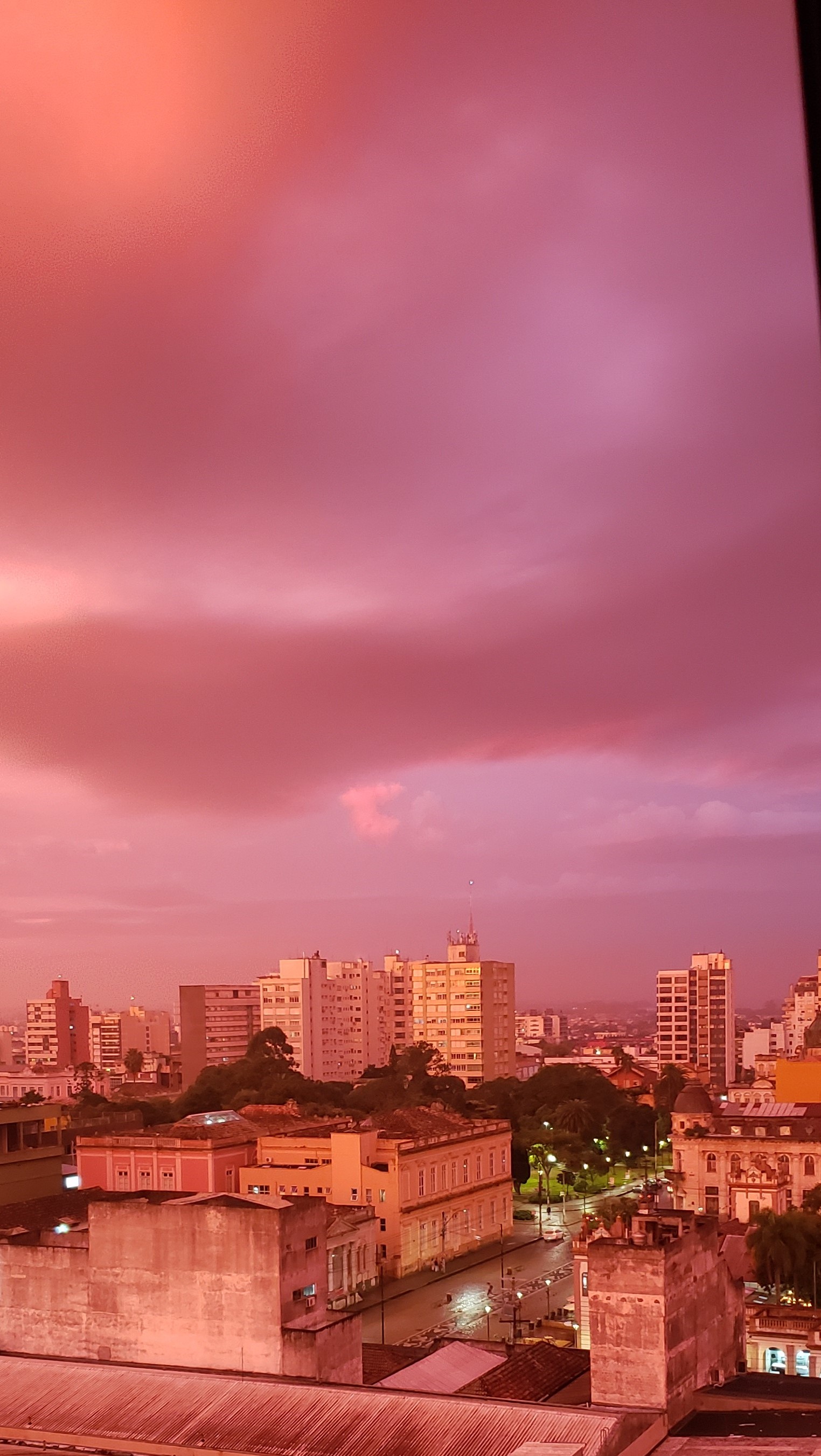 Pôr-do-Sol em Pelotas dia 26 de abril Imagem